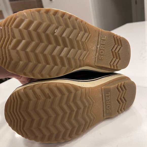 Sorel Kids Winter Snow Boots Size 2 – Waterproof, Insulated, Faux Shearling Line - Picture 4 of 4